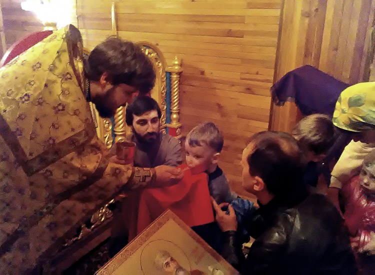 Первое богослужение состоялось в храме в честь святого равноапостольного князя Владимира
