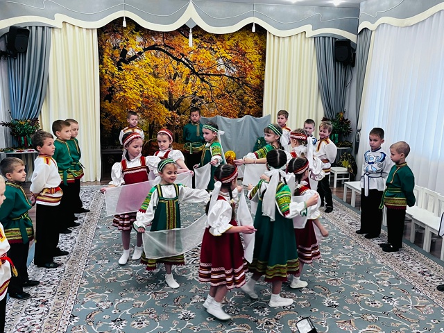 Праздник осени в подготовительной к школе группе