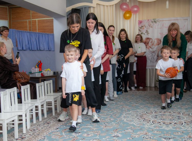 Мамы разные нужны, а спортивные — важны!