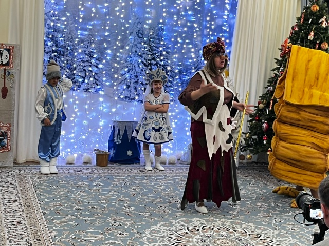 Новогодние приключения Емели